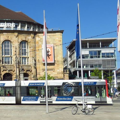 Straenbahnwerbung Khn in Freiburg