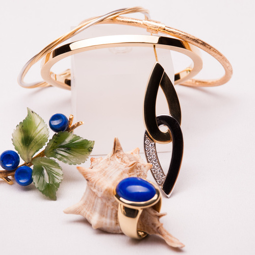 Gold mit Lapis Lazuli
